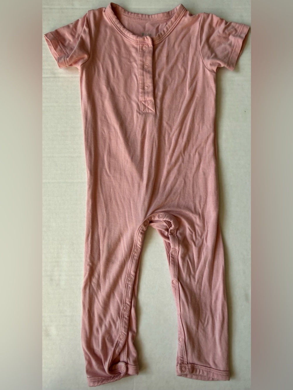 Kyte Baby Blush Pink Bamboo Short Sleeve Henley Romper 6-12 Months Like New